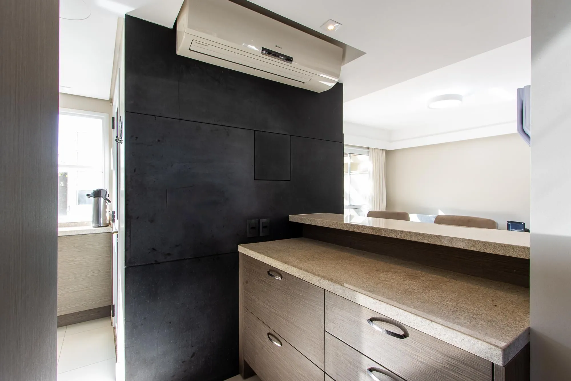 Imagem Casa condomínio | 3 dormitórios | 1 Suíte | 240,82 Privativos | 2 Vagas | Bairro Teresópolis