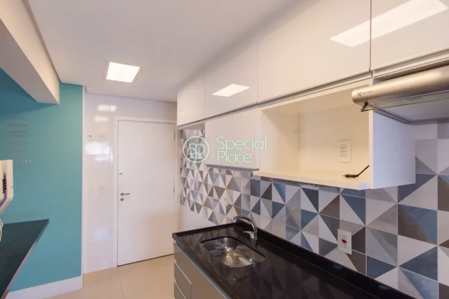 Imagem Apartamento com reforma impecável e com uma bela vista para o Campo de Marte!!! São 94m² de área...