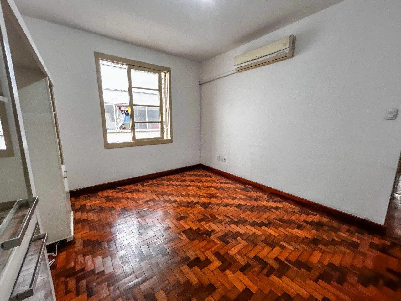 Imagem Apartamento com 3 quartos, 1 suíte, no bairro Rio Branco, Porto Alegre/RS