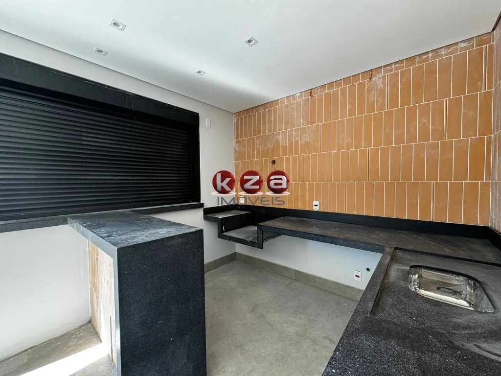 Imagem Casa de luxo para venda e locação em condomínio exclusivo de Valinhos-SP: 4 suítes, 3 salas, 6 banheiros, 4 vagas de garagem, 483m².