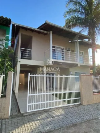 Imagem Sobrado amplo e Reformado no Centro – 330m² e a 500m da Praia!
