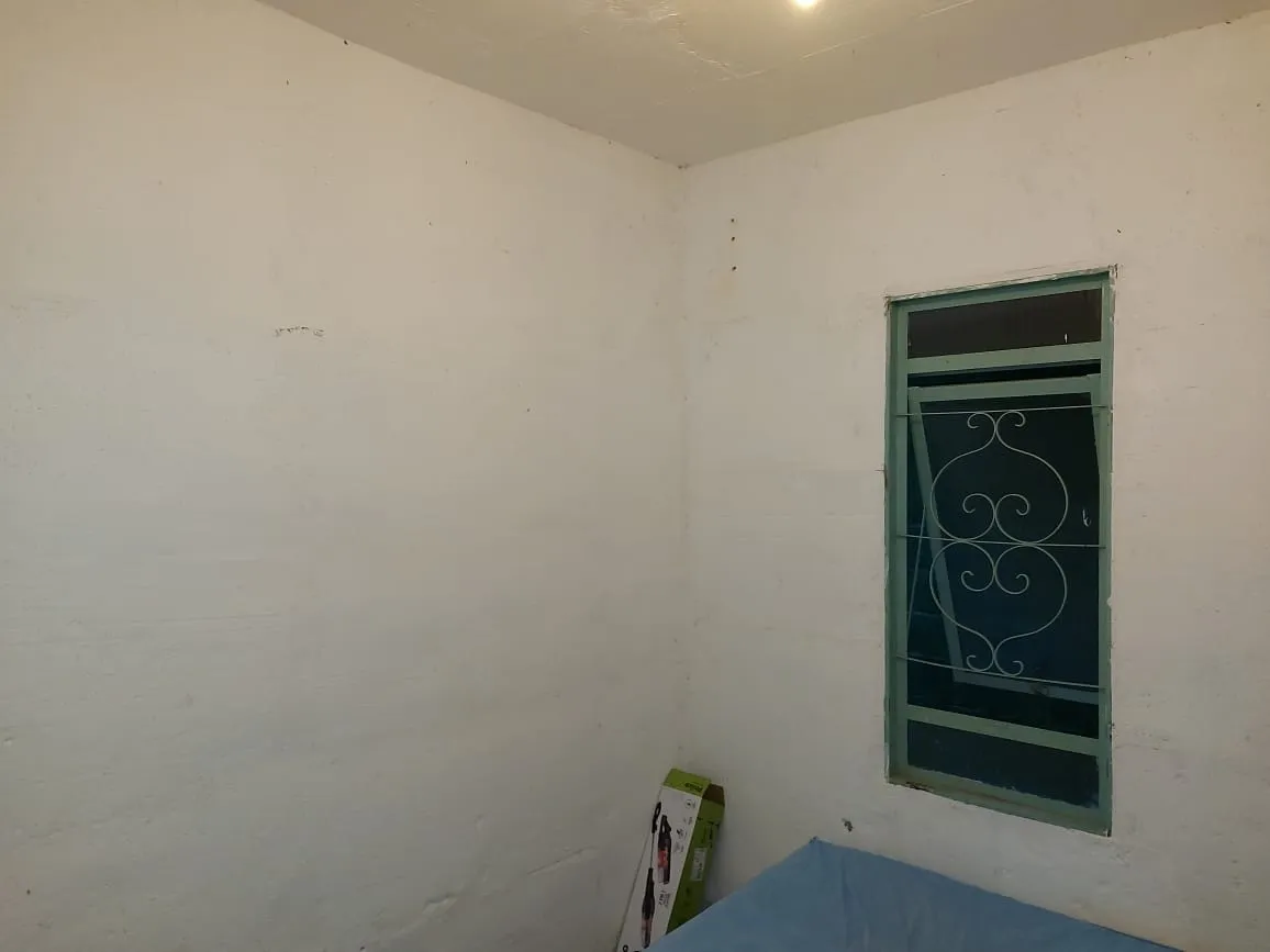 Imagem Casa à venda 2 Quartos, 1 Vaga, 200M², Maria Áurea, Pindamonhangaba - SP