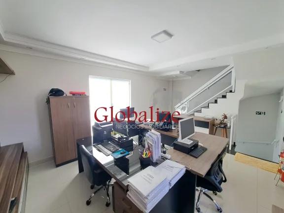 Imagem Casa triplex com 160m², 3 quartos, 1 suíte, churrasqueira e piscina por R$1.700.000,00 no Estuário em Santos