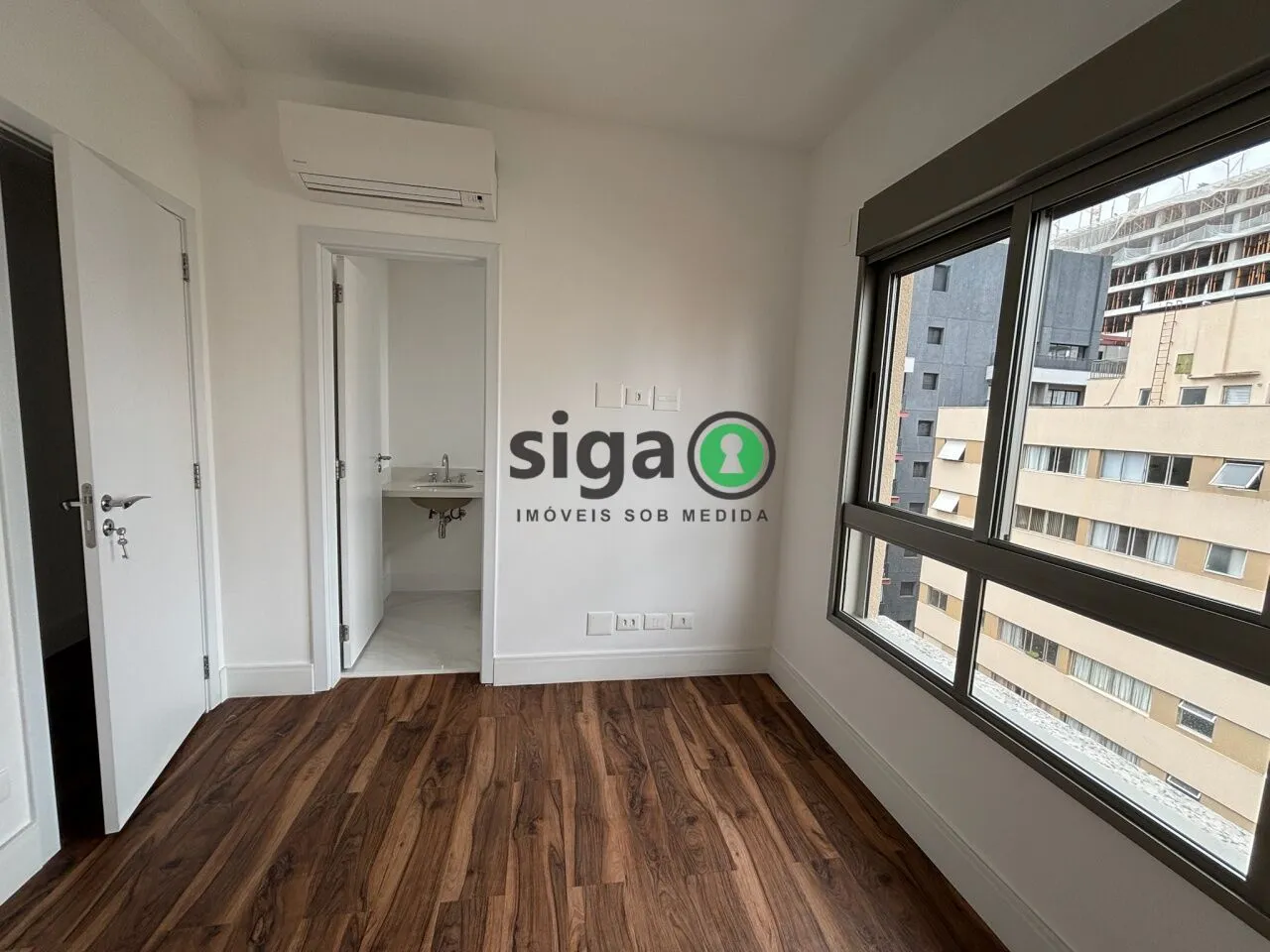 Imagem Apartamento em Moema Pássaros 160m² com 3 Suítes, Varanda Gourmet e Acabamentos de Alto Padrão