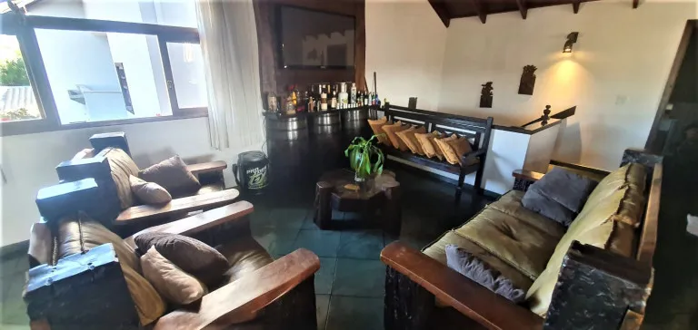 Casa com 3 Quartos à Venda, 223 m² em Novo Mundo - Curitiba