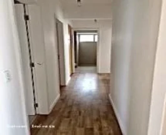 Imagem Apartamento à venda na Vila Andrade, São Paulo-SP: 3 quartos, 1 suíte, 4 banheiros, 2 vagas de garagem, 150m²!