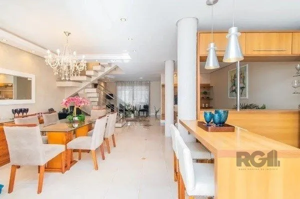 Imagem Casa impecável com 3 quartos (1 suíte) e 2 vagas cobertas,
