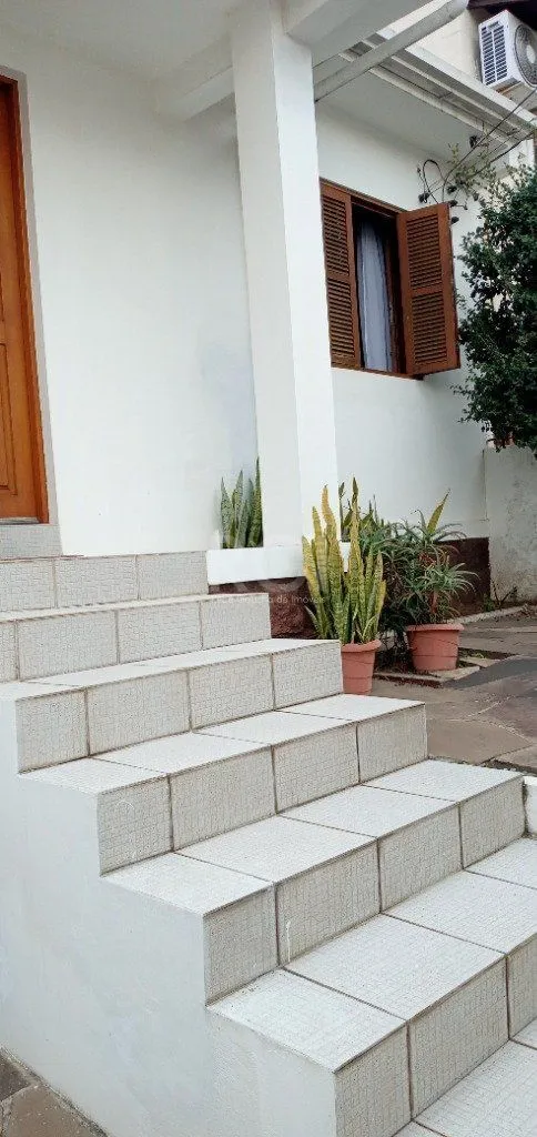 Imagem Casa para Venda - 95m², 2 dormitórios, 3 vagas - Teresópolis