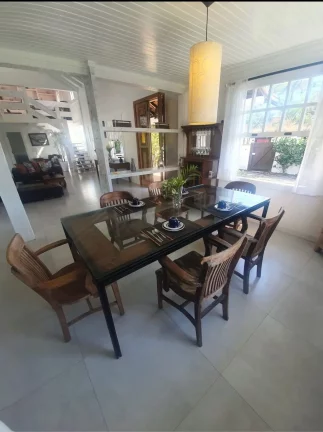 Imagem Linda Casa de Temporada com 6 quartos, sendo 5 suítes em Praia do Canto, Armação do Búzios - RJ