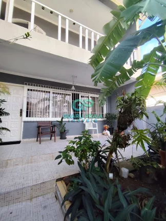 Imagem Casa duplex ampla e bem localizada