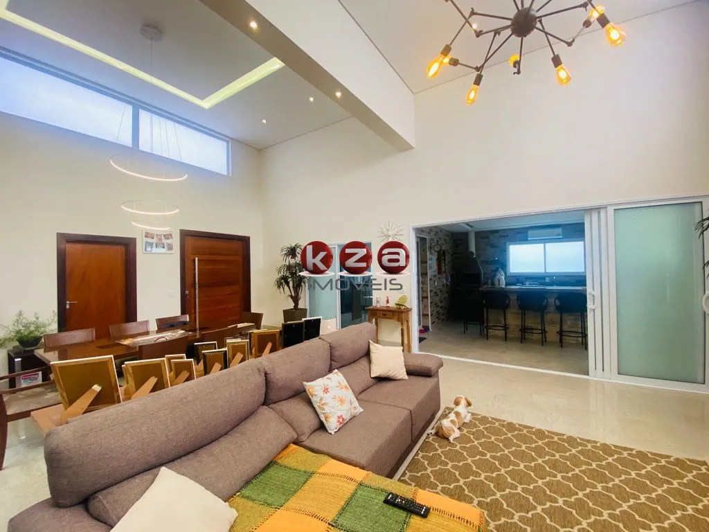 Imagem Luxuosa casa em condomínio à venda em Valinhos-SP, no Condomínio Canto Del Bosco: 3 quartos, 3 suítes, 3 salas, 4 vagas de garagem, 367m².