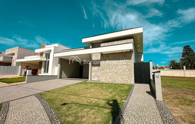 Imagem Maravilhosa casa térrea, acabamento de primeira, com 4 suítes todas com armários e ar condicionad...
