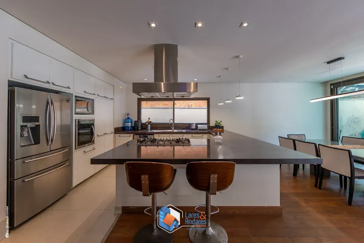 Imagem Casa para venda em Santo Amaro com 6 quartos, sendo 4 suítes, 420m²