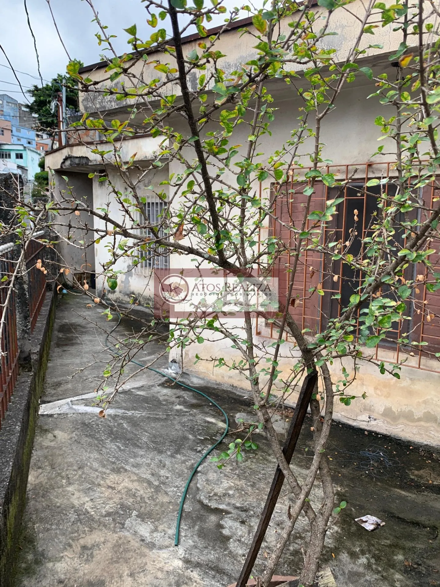 Imagem Casa Térrea com 3 dormitórios, 4 vagas de Garagens, Oficina, à Venda no Jardim Vergueiro, Região das Vila das Mercês SP, por R$370.000, Oportunidade.