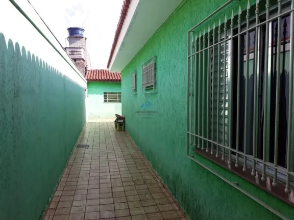 Imagem Casa à Venda no Centro de Carapicuíba com Terreno 600m²