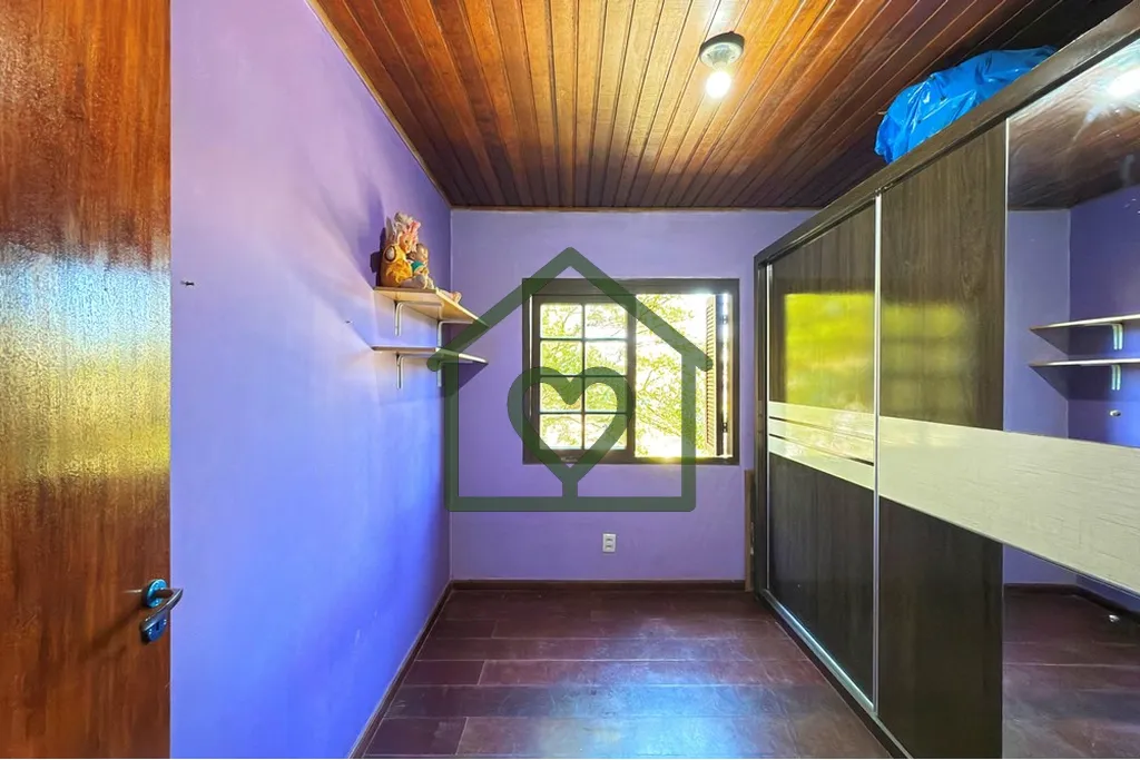 Imagem Casa de esquina com 3 dormitórios e 155m2 privativos no Jardim Vila Nova (bairro Vila Nova), terren...