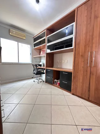Imagem VENDO CASA DE 4 DORMITORIOS NO CONDOMÍNIO RESIDENCIAL VILA Di NAPOLLI