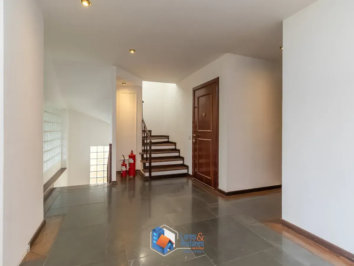 Imagem Casa no condomínio Villa Das Flores para venda com 3 quartos, sendo 3 suítes, 468m²