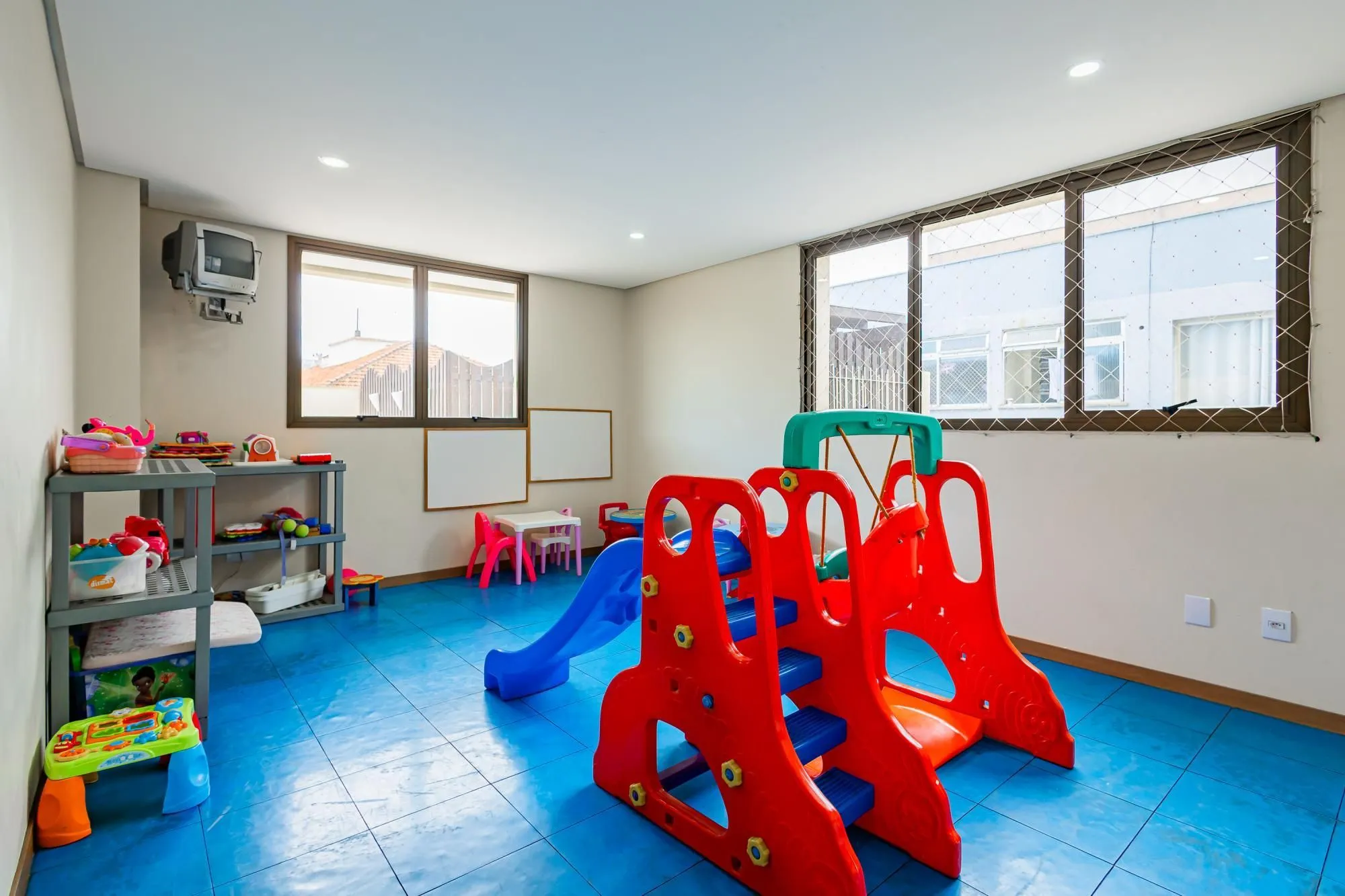 Imagem Colinas Garden Apartamento de 2 Dormitórios com Suíte e 2 Vagas no Bairro Passo d'Areia