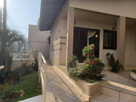 Imagem Casa para Venda em Concórdia, Centro, 2 dormitórios, 2 suítes, 5 banheiros