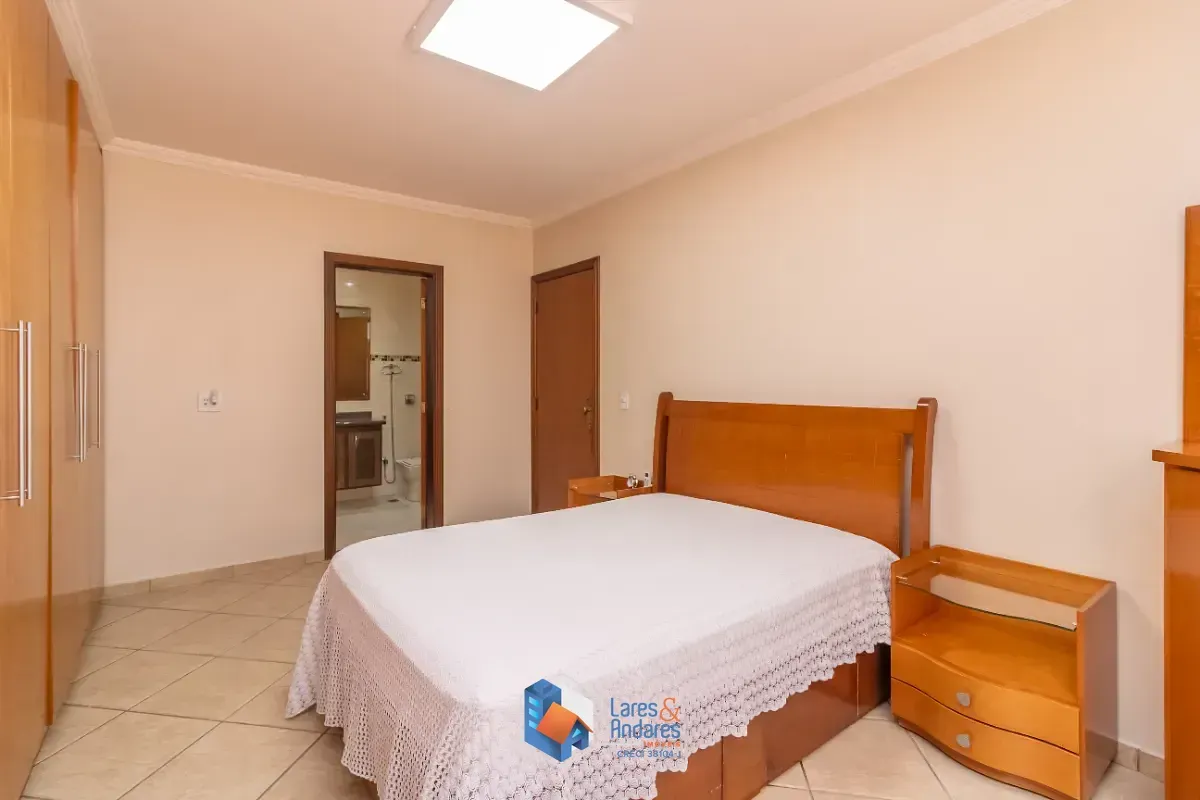 Imagem Casa para venda em Jardim São José (Zona Norte) com 4 quartos, sendo 2 suítes, 202m²