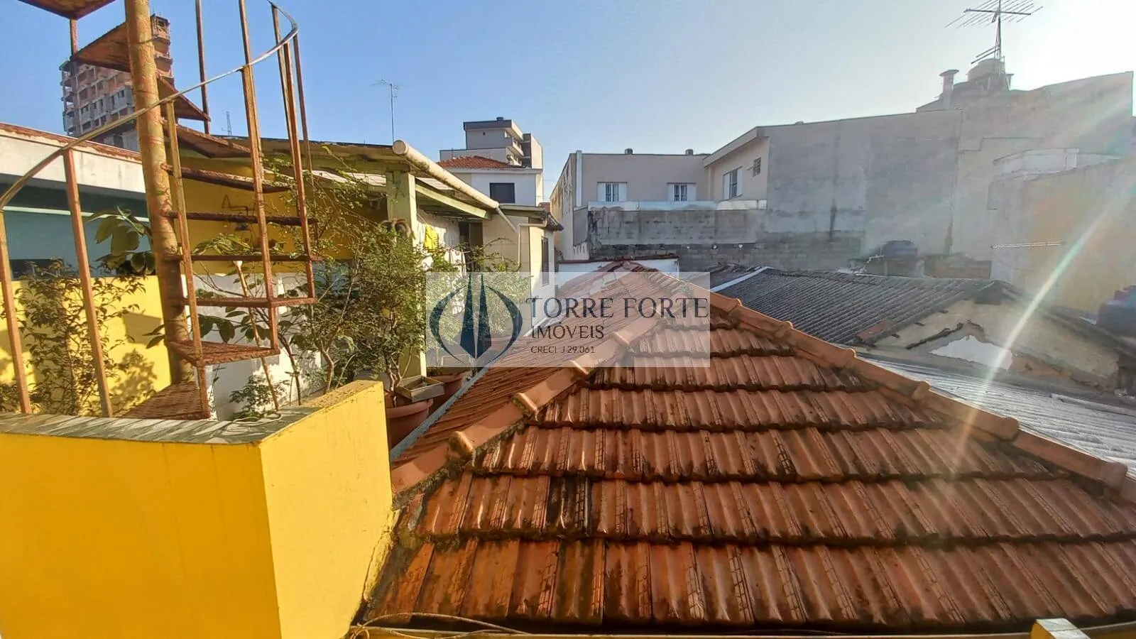 Imagem 2 casas com 3 dormitórios 4 banheiros + 1 salão na Vila Mafra