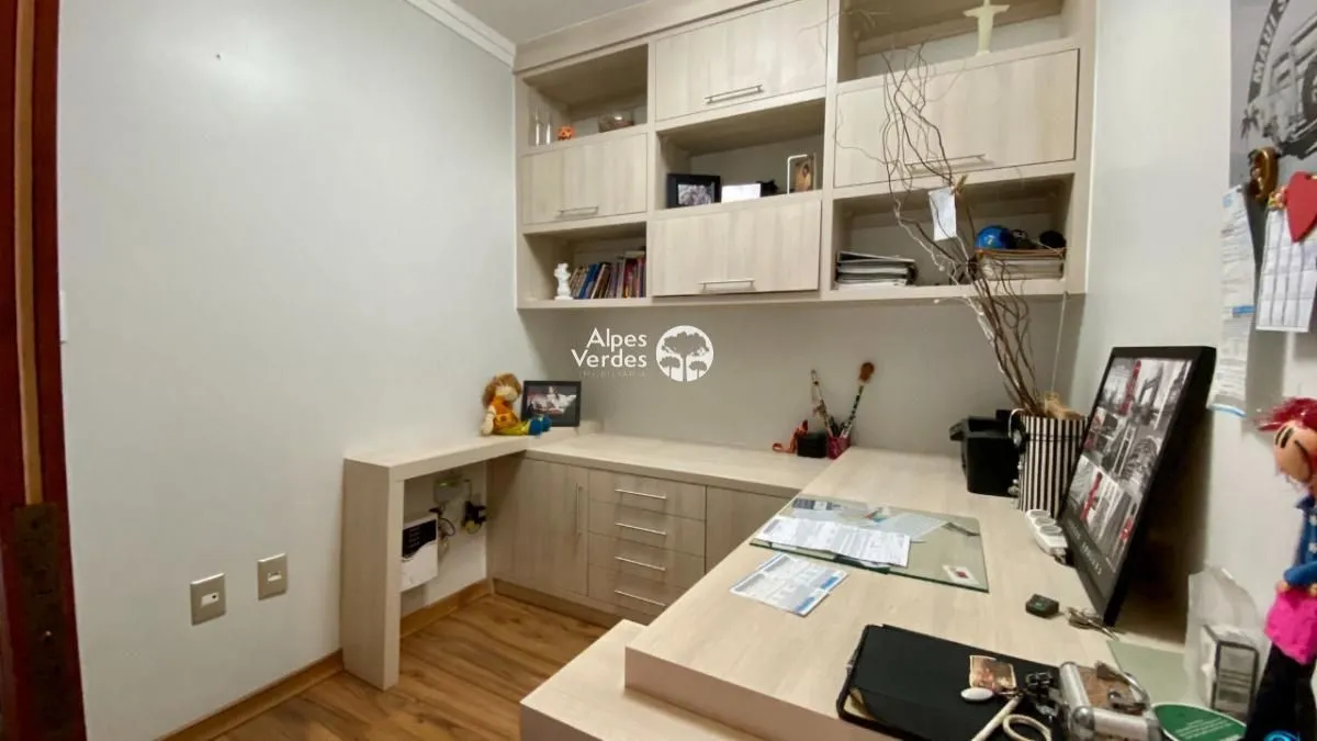 Imagem Vende-se casa totalmente mobiliada em Três Coroas-3 Quartos- R$3.200.000,00
