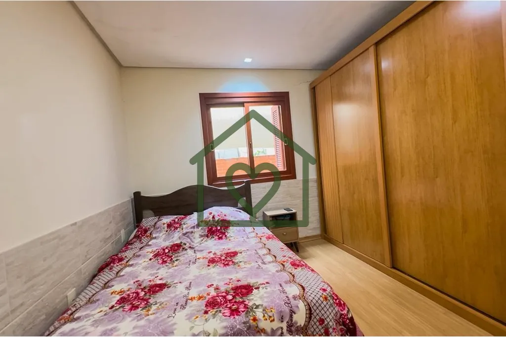 Imagem Apartamento com 2 pátios grandes em Petrópolis 
 
Este apartamento reformado fica no coração do ...