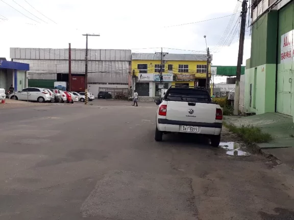 Imagem Excelente Terreno no bairro Parque 10, perto de padaria , de supermercado e da via principal