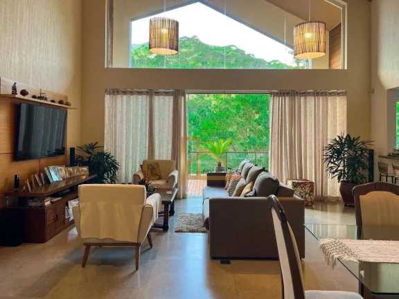 Imagem Casa Linear no Green Valley – 4 Suítes, Semi Porteira Fechada, Vista Deslumbrante e Sofisticação em Teresópolis