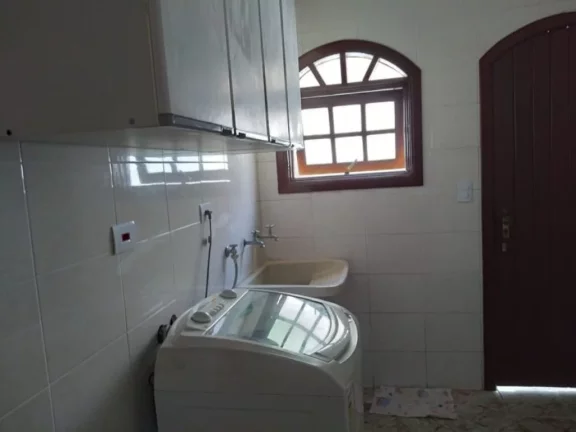 Imagem EXCELENTE CASA ISOLADA NO MARACANÃ COM 4 SUÍTES E 4 VAGAS!!!