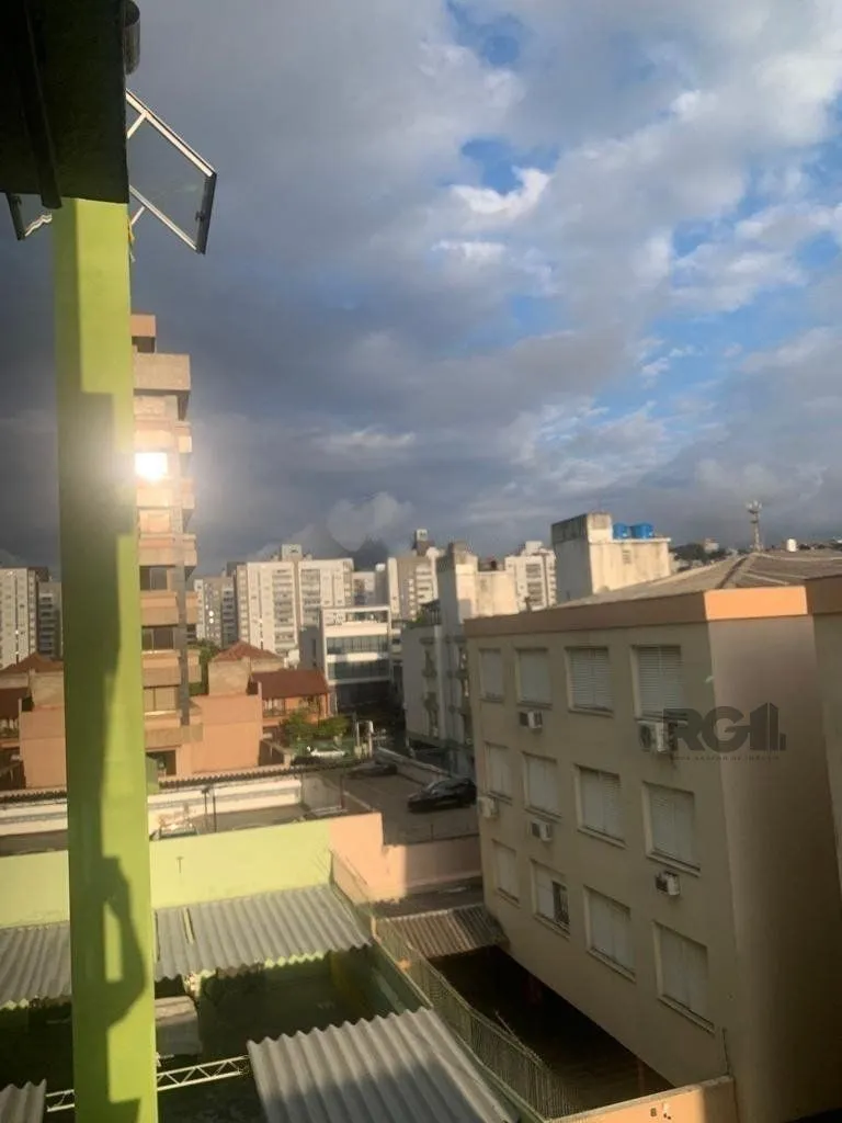Imagem Apartamento 40m² - 1 dormitório, 1 vaga no bairro Menino Deus