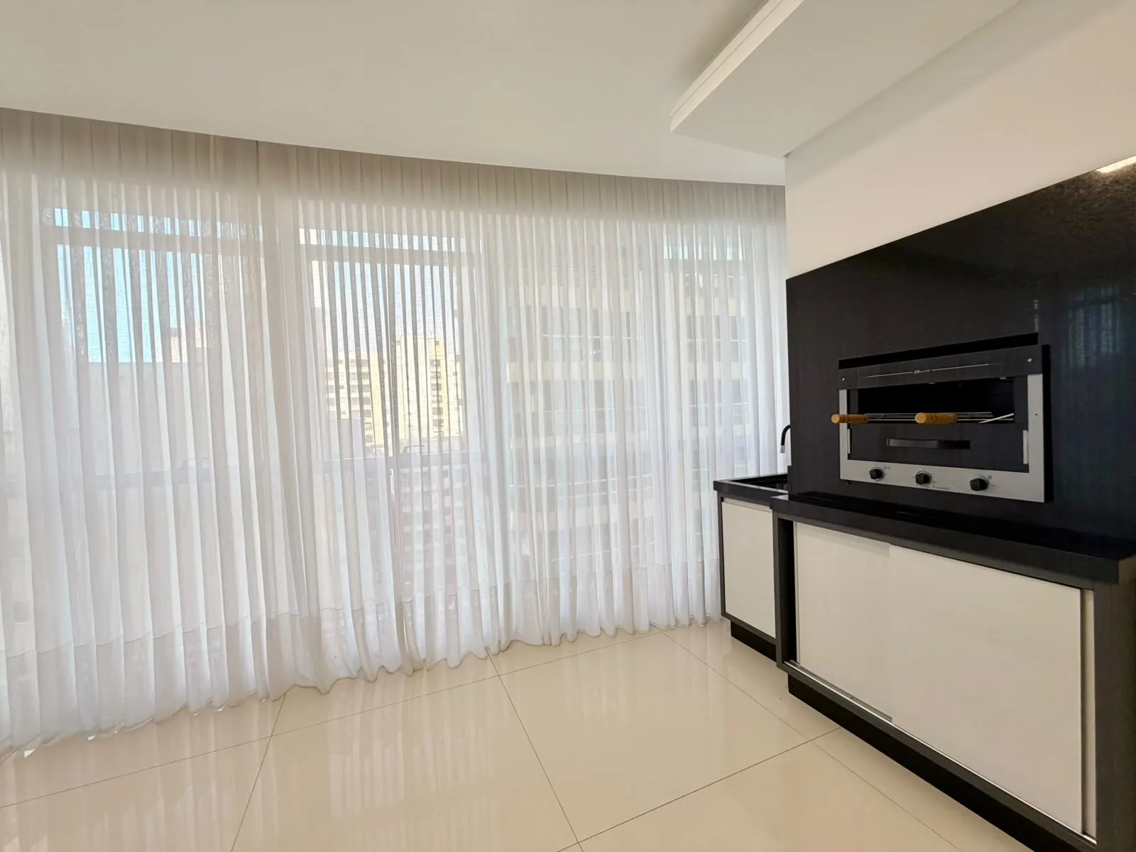Imagem Apartamento com vista para o mar à venda com 220m2 por R$ 3.900.000,00