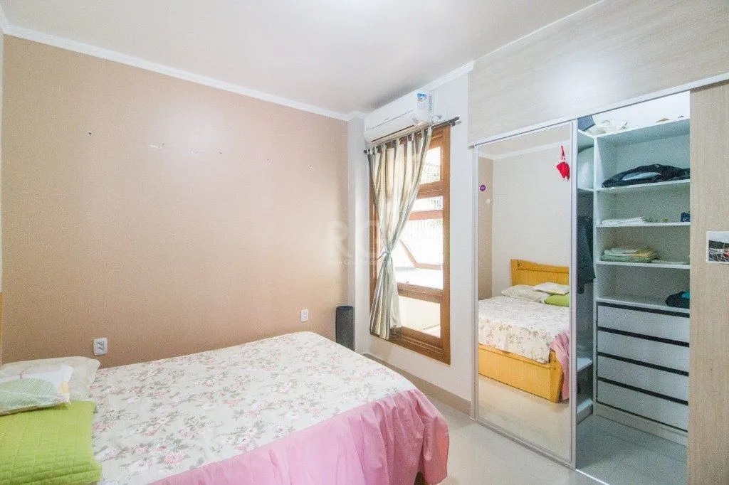 Imagem Casa para Venda - 380.83m², 5 dormitórios, sendo 1 suites, 2 vagas - Glória