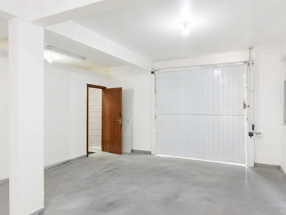 Imagem CASA RESIDENCIAL E COMERCIAL COM GALPÃO OTIMO PARA ESTACIONAMENTO, MORAR E TER SEU NEGOCIO NO MEMSO