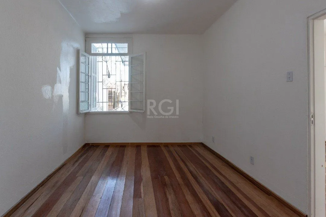 Imagem Casa para Venda - 180.2m², 3 dormitórios, 3 vagas - Medianeira