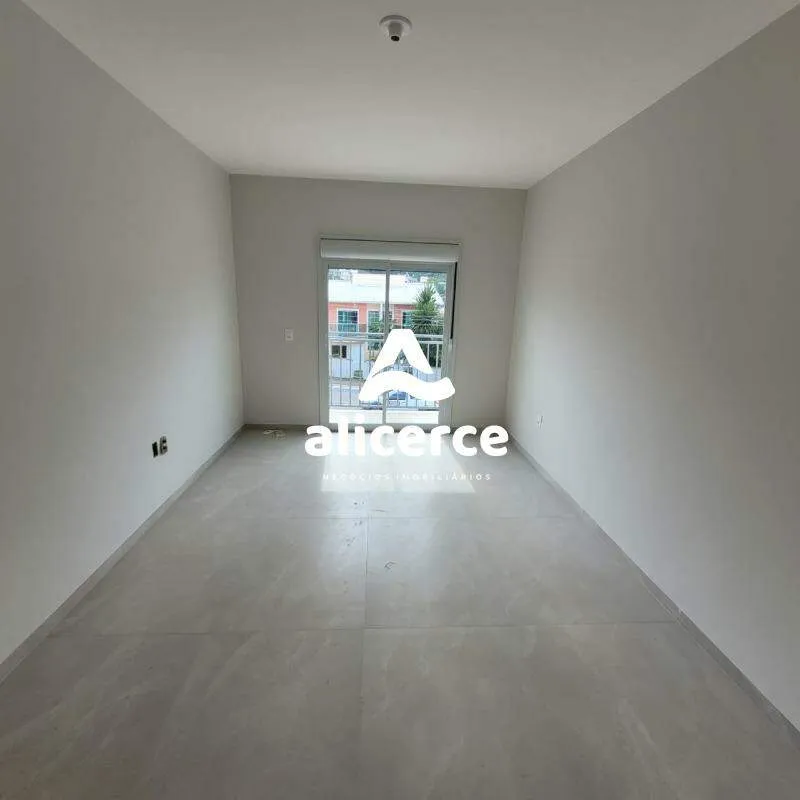 Imagem Sobrado à venda com 3 quartos 1 suíte, 122m² em Forquilhas São José