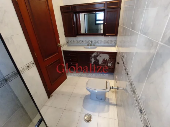 Imagem Sobrado à venda com 4 dormitórios e até 7 vagas, no bairro da Pompéia em Santos por R$ 2.900.000,00