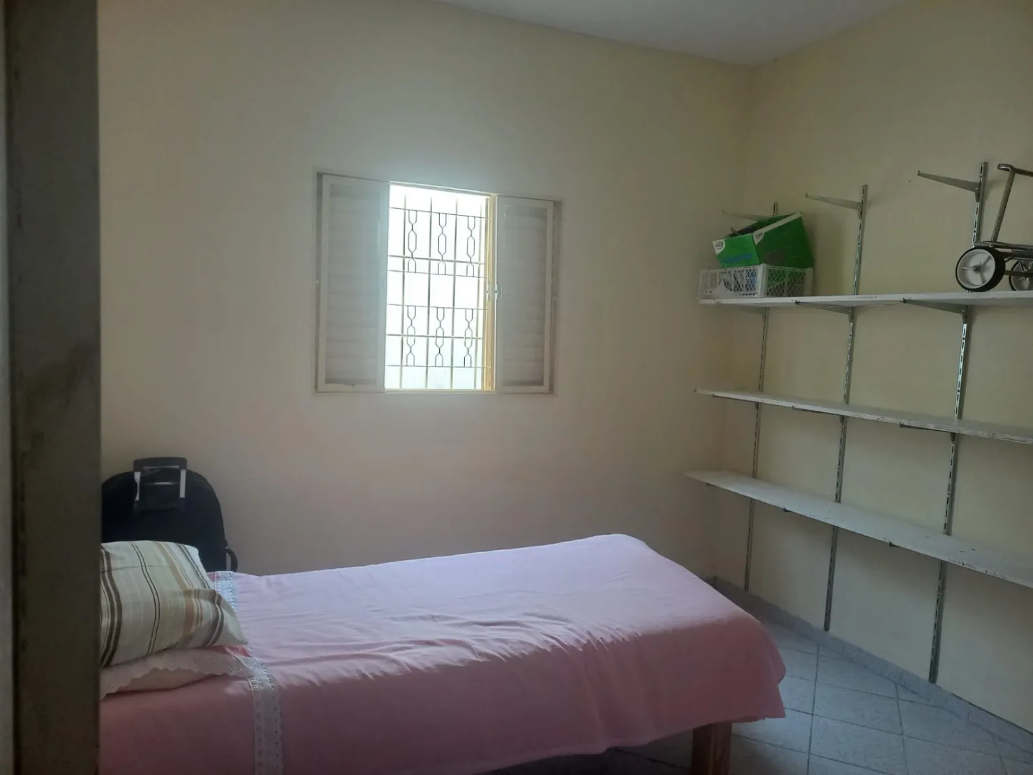 Imagem Casa à venda 2 Quartos, 3 Vagas, Conjunto Residencial Araretama, Pindamonhangaba - SP