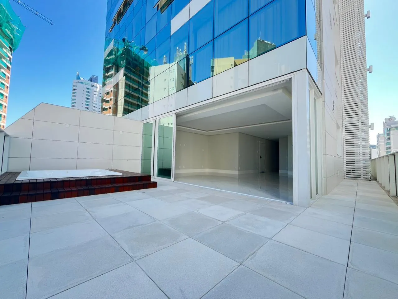 Imagem Apartamento com vista para o mar à venda com 223.09m2 por R$ 6.335.000,00