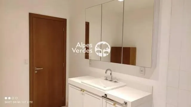 Imagem Vende-se apartamento no 4° andar cobertura mobiliado a 5 minutos da Rua Coberta