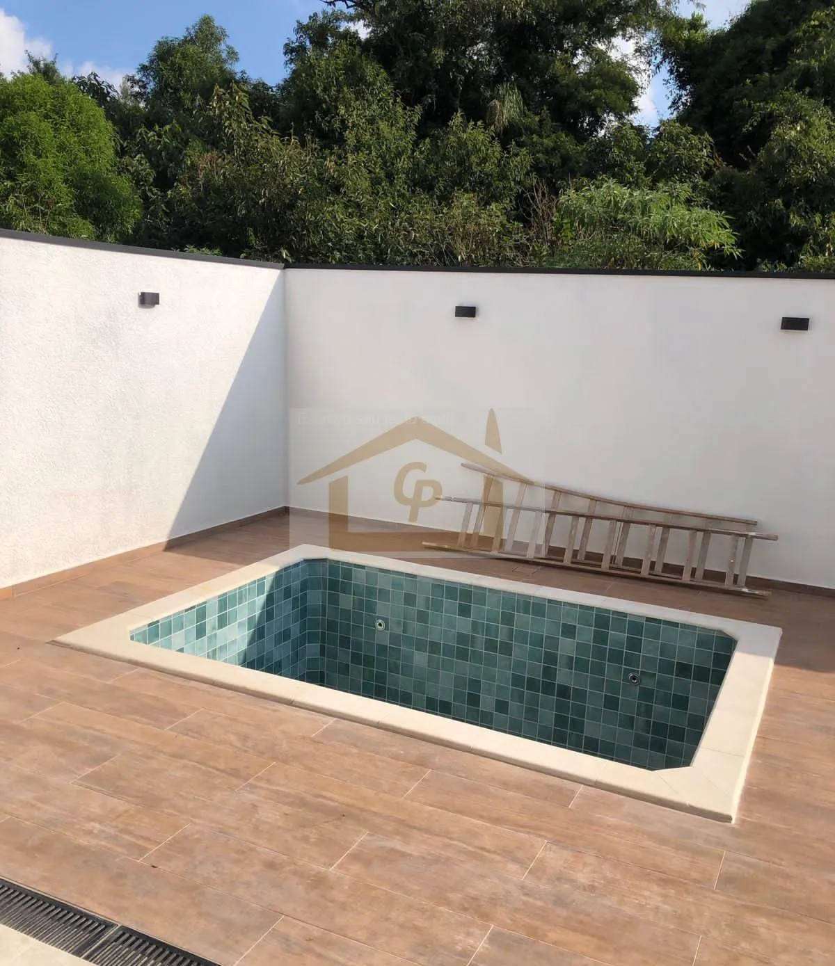 Imagem Casa Moderna com Piscina no Condomínio Lago dos Pássaros- Cotia/SP