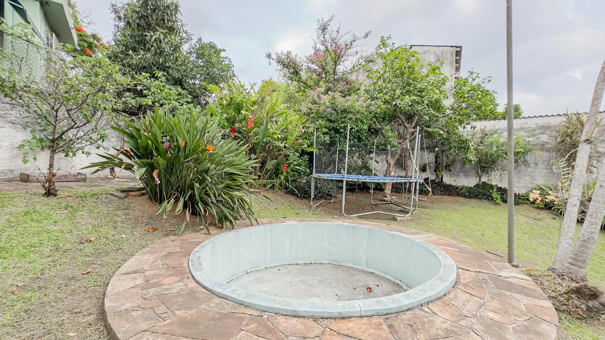 Imagem Casa com 3 quartos e 313m² à venda em Chácara das Pedras, Porto Alegre. Rua Joao Paetzel, Chácara Das Pedras, Porto Alegre
