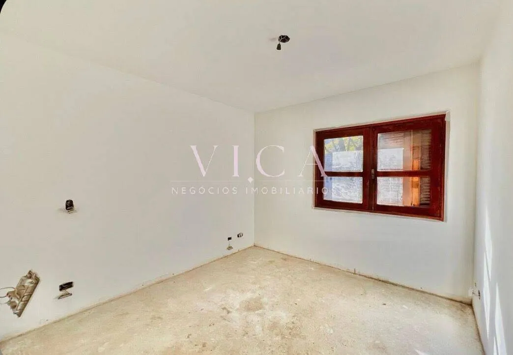 Imagem Alphaville 12| Casa 300m² 4 dorm 2 suítes, piscina e 3 vagas |2.100.000