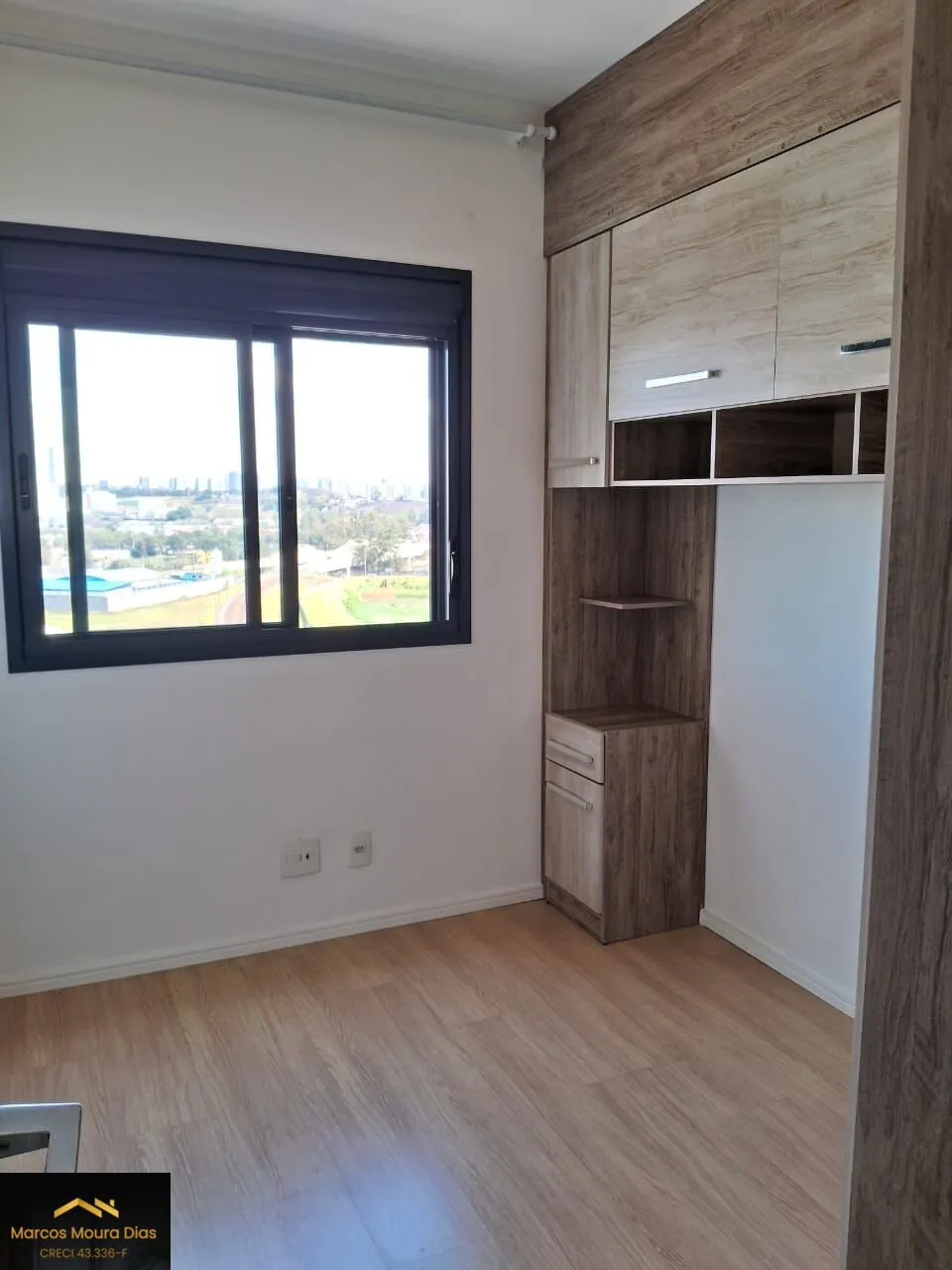 Imagem Apartamento Via Leopoldina, sala com Varanda, 2 Dormitórios( 1 suíte), 1 Vaga, Prédio com Lazer, Portaria 24 hs