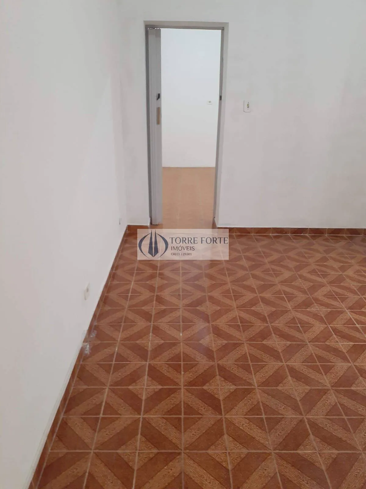 Imagem Casa Térrea, 180 m², 3 dormitórios sendo 2 suítes, Próximo AV ITINGUÇU