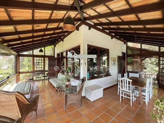 Imagem Casa na "Vila Sto Antonio" com 5 dormitórios sendo 3 suítes - linda vista !