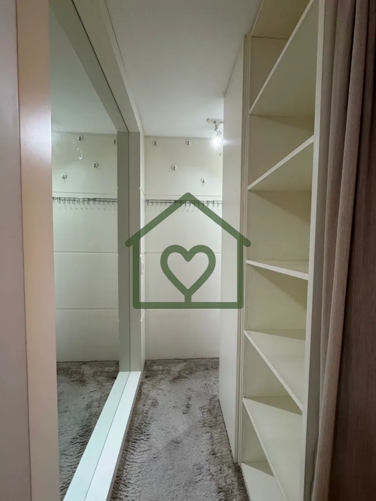 Imagem Excelente apartamento duplex, localizado em região valorizada do bairro Petrópolis, próximo a div...