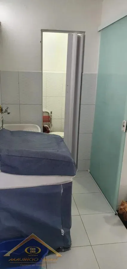 Imagem Casa em Condomínio para Venda em Cabo Frio / RJ no bairro Parque Burle