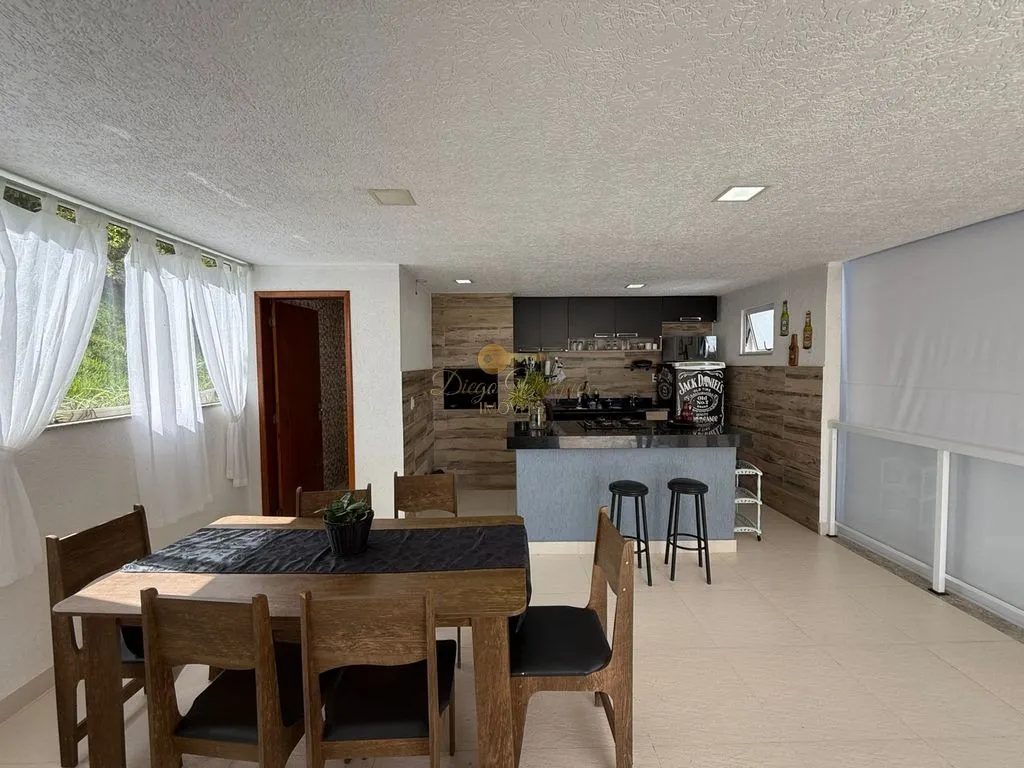 Imagem Casa em Condomínio para Venda em Teresópolis / RJ no bairro Albuquerque